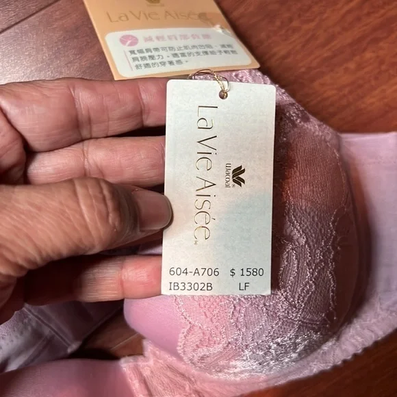 Wacoal La Vie Aisee blush pink padded push-up NWT lace adjustable bra size 32A‎ - Picture 4 of 15